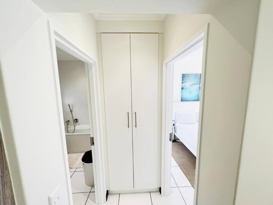Apartment Quebec - Fully Furnished & Equipped 1 Bedroom Sandton