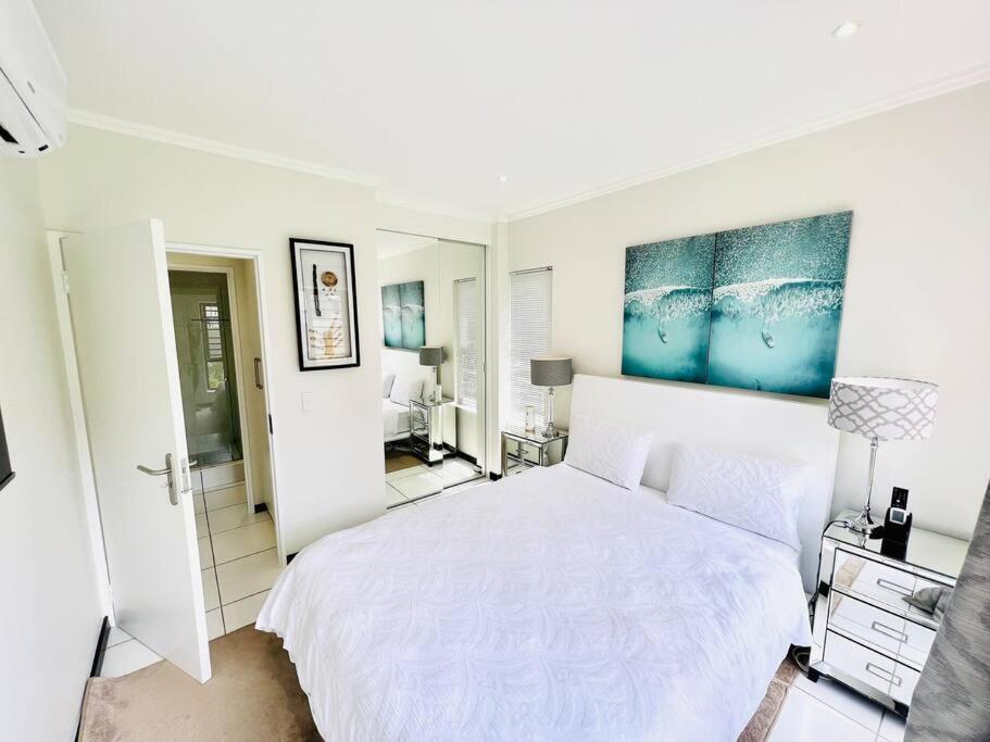 Quebec - Fully Furnished & Equipped 1 Bedroom Apartment *